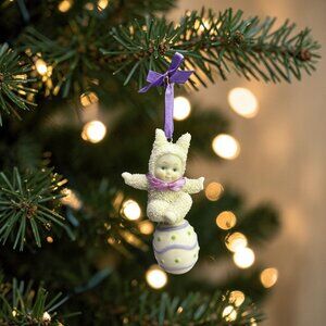 Dept 56 Snowbunnies Balancing Act Mini Christmas Tree Ornament 2006